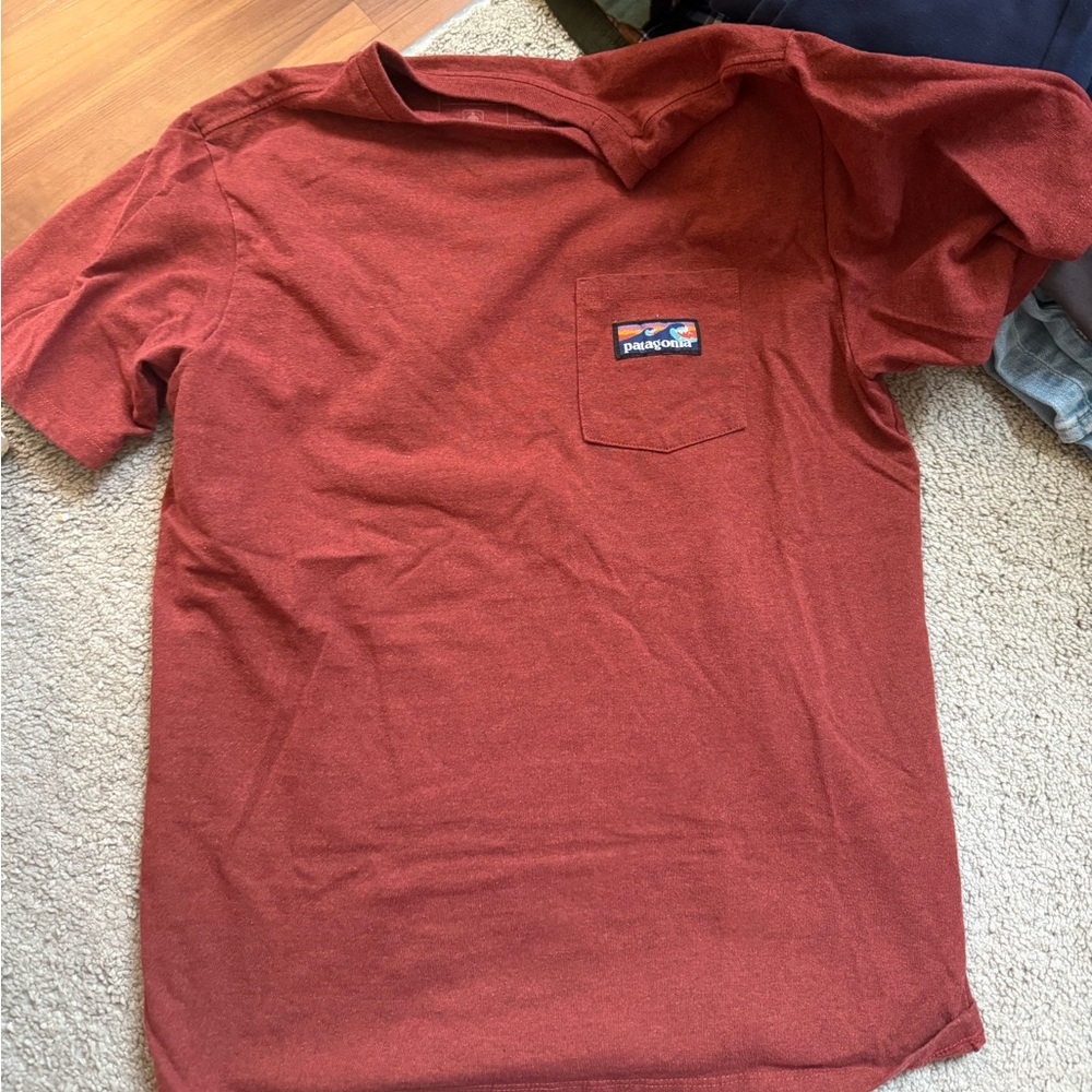 PATAGONIA MENS XSMALL TSHIRT RED